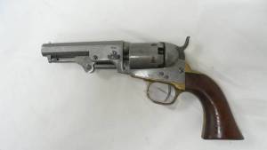 Revolver UBERTI COLT 1848 / 1849 POCKET Cal. 31 PN. ANTIQUE.