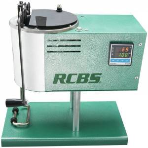 Four RCBS PRO MELT II.